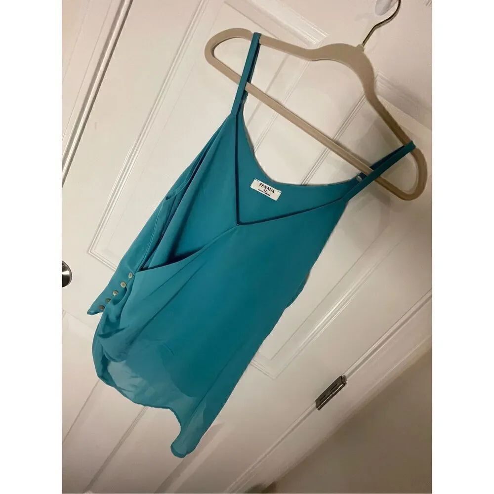 Zenana women’s XL blue sleeveless blouse